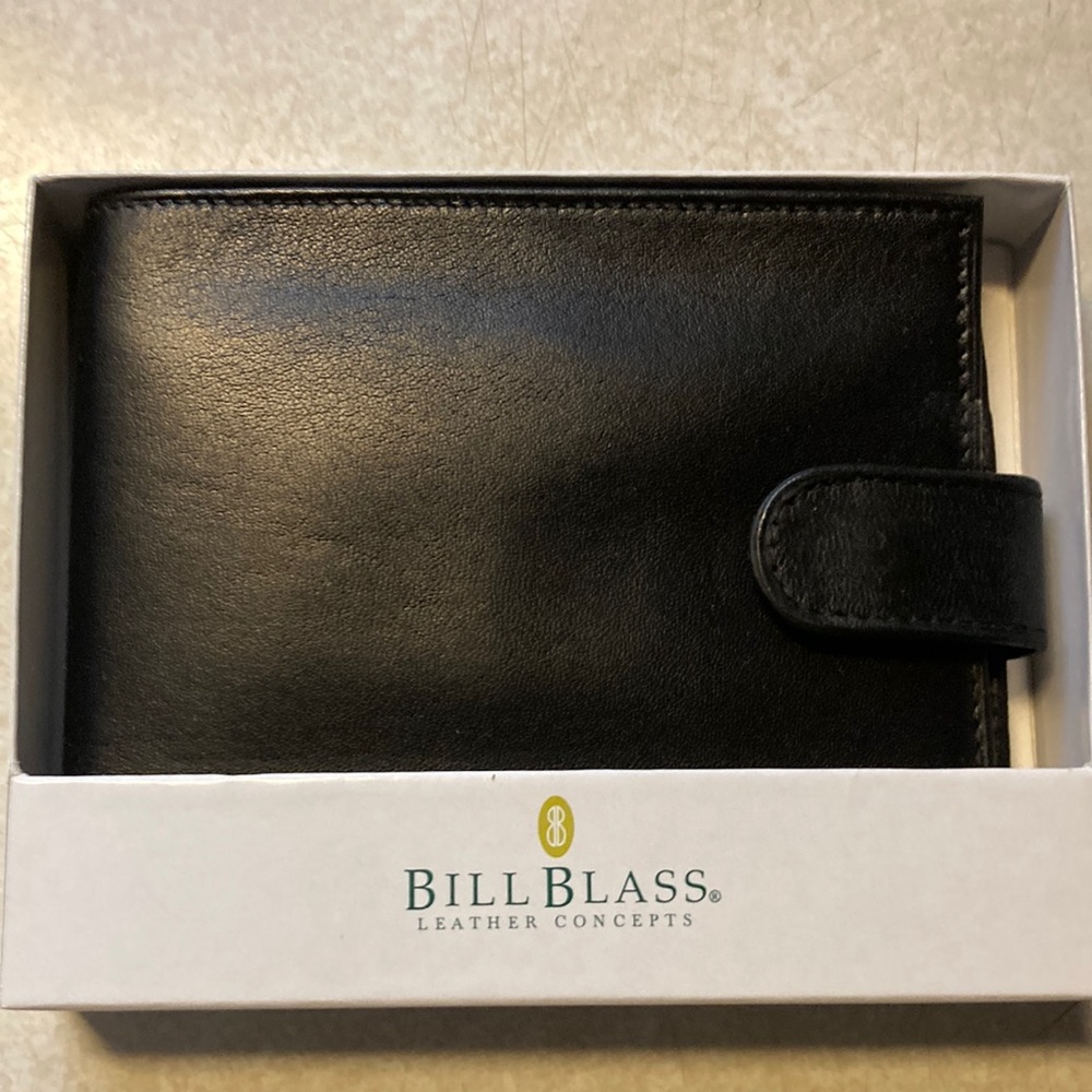 Bill Blass Mens Leather Wallet